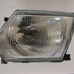 Передний фонарь Nissan Patrol GR-Y61 (1998-2001) правый