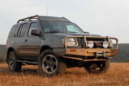 Передний бампер Nissan Xterra 3438110