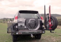 Крепление запасного колеса Kaymar к заднему бамперу (правая сторона) для Toyota Land Cruiser 150 (K8140R)