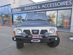 Бампер передний без кенгурятника для Nissan Patrol Y60 (с дополнительными отверстиями для оптики)