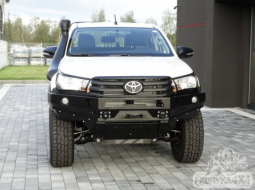 Передний бампер без кенгурятника с монтажной плитой под лебедку для Toyota Revo 2016-