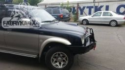 Передній бампер для Mitsubishi L200 (1999 - 2005р) з плитою під лебідку і кенгурятником