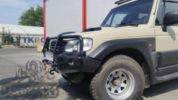 Передний бампер с монтажной плитой под лебедку без кенгурятника для Hyundai Galloper (1998-2003)
