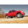 ✔Комплект підвіски Rough Country Lift Kit для Nissan Navara 05-18 ліфт 2,5 по кращій ціні в Bezdor4x4.