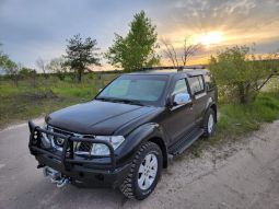 Передний бампер для Nissan Pathfinder с монтажной плитой под лебедку и кенгурятником