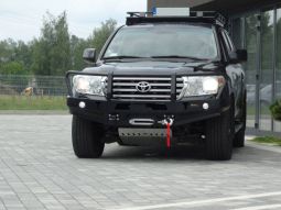 Передний бампер с монтажной плитой под лебедку и кенгурятником для TOYOTA LAND CRUISER J200 07-