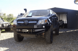 Передний бампер для Toyota Hilux 2005-2011 с монтажной плитой под лебедку, без кенгурятника