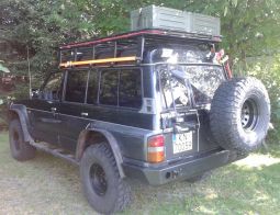 Задній бампер для Nissan Patrol Y60 (1989-1997)