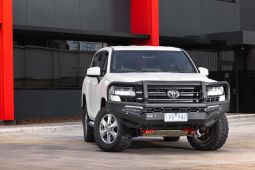 Передний алюминиевый бампер Summit MKII для Toyota LC300 22+ (совместимый с GR Sport) ARB 7425010